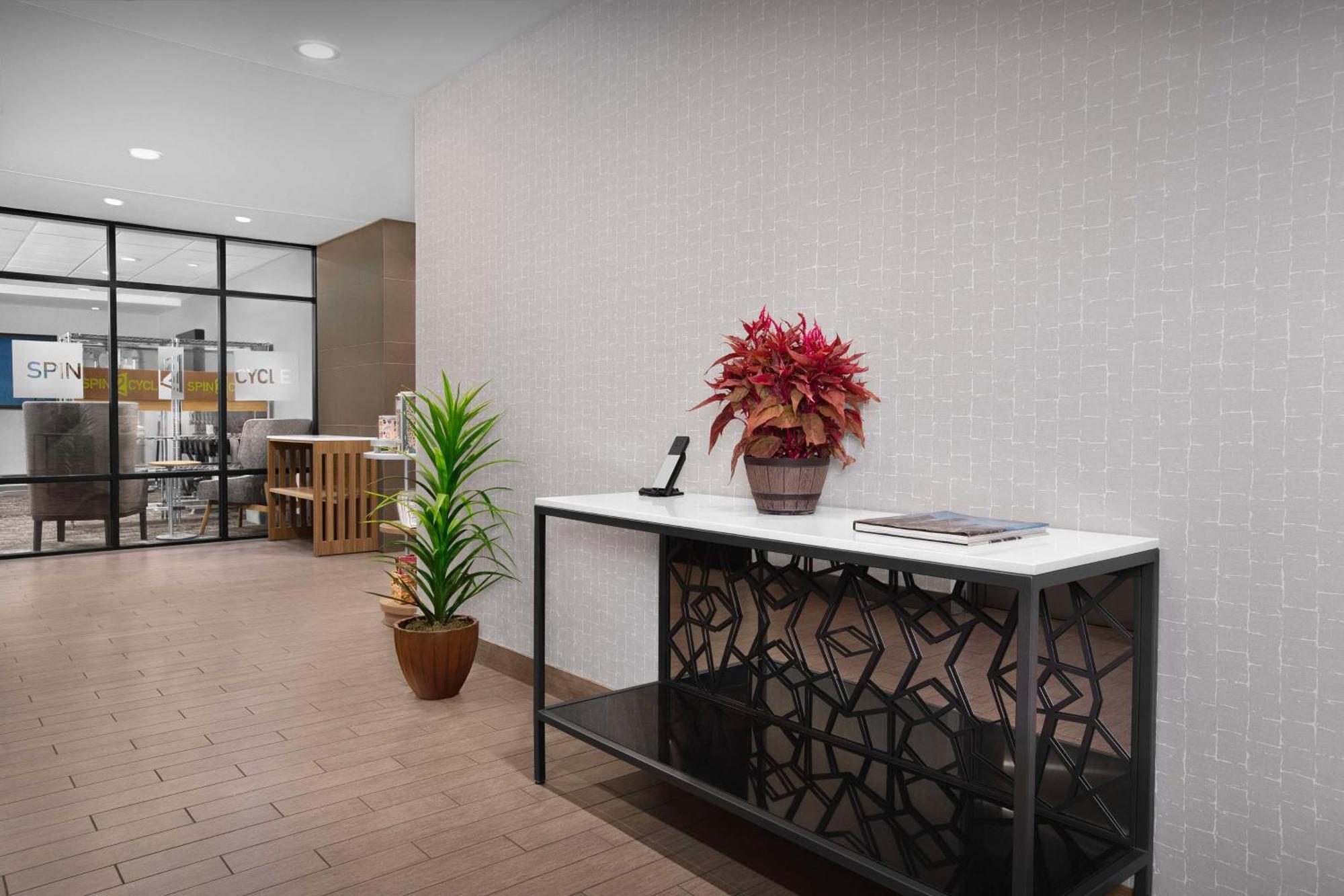 Home2 Suites By Hilton Clarksville/Ft. Campbell Екстериор снимка